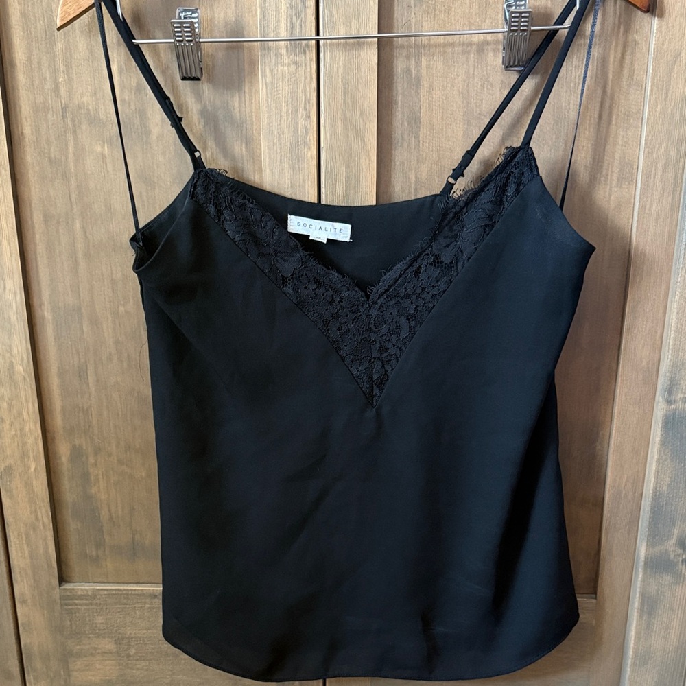 Socialite Black Fitted Spaghetti Strap Camisole